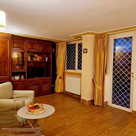 Fuga A Napoli Apartment ภายนอก รูปภาพ
