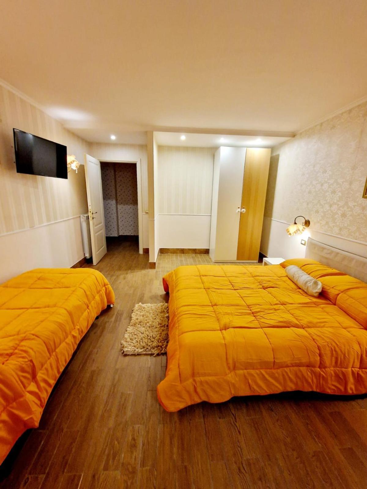 Fuga A Napoli Apartment ภายนอก รูปภาพ